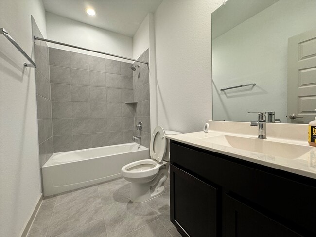 Building Photo - 3322 Silverton Dr