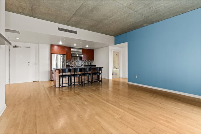 Building Photo - 1830 NW Riverscape St