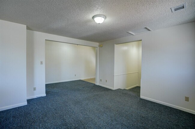 Building Photo - 812 Coronado Ave