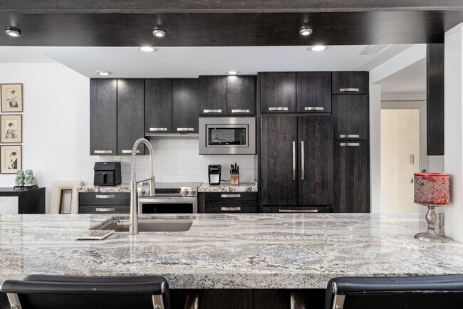 Building Photo - 477 Desert Lakes Dr