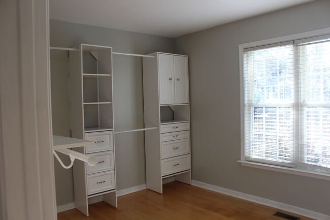 Building Photo - Great Rental Available in Chesterfield