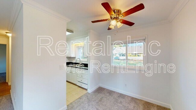 Building Photo - 354 Robinson St