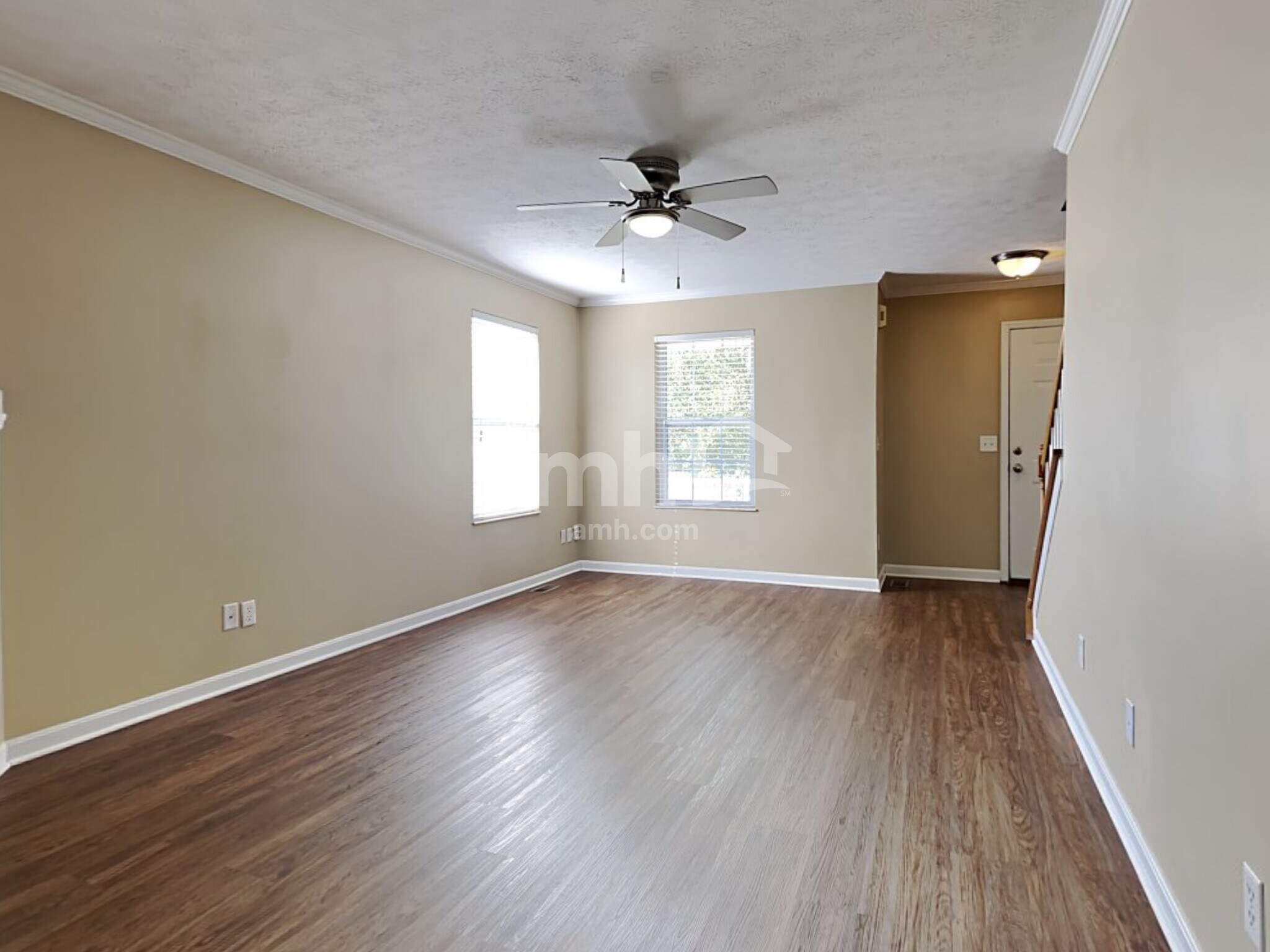 Building Photo - 2025 Apple Knoll Ln