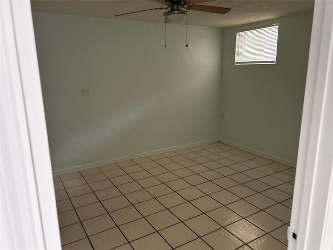 Building Photo - 701 W Evanston Cir