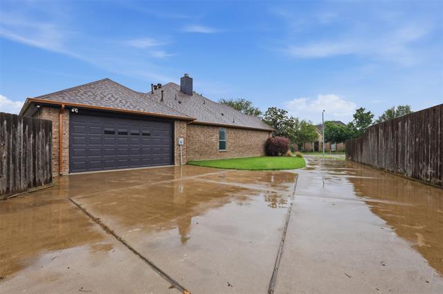 Building Photo - 1404 Chaucer Dr