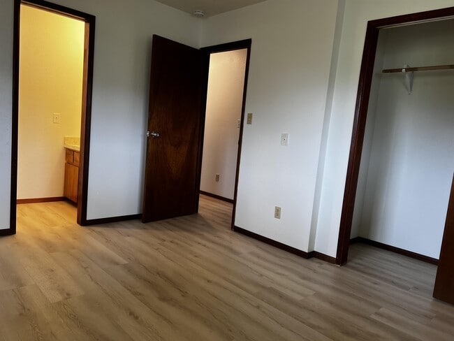 Building Photo - 25-209-209 Hana St