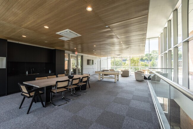 Building Photo - 1b Marshall Dr