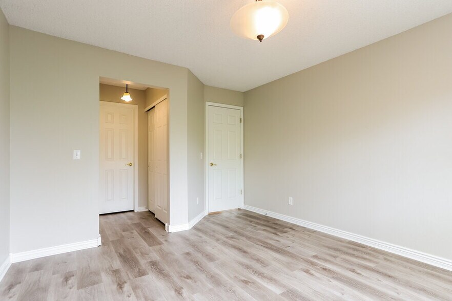 Building Photo - 715 Stowe St