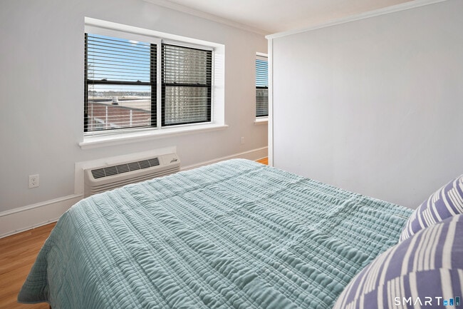 Building Photo - 32 Haviland St