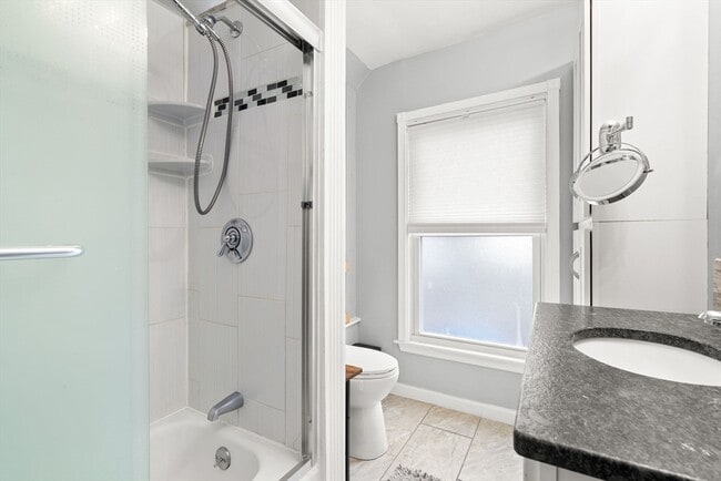 Building Photo - 12 Pomeroy St