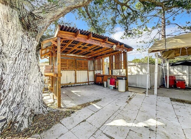 Building Photo - 1339 Bramblewood Dr