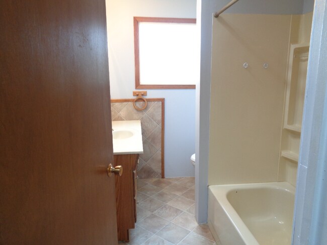 Building Photo - 1225 E Casino Rd