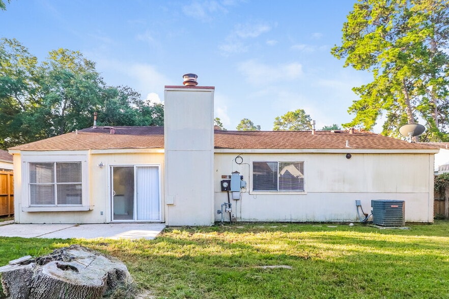 Building Photo - 4015 Adonis Dr