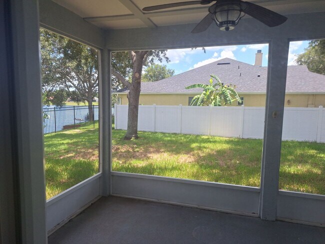 Building Photo - VA-VA ROOM! 5 BR  Home in Debary Country C...