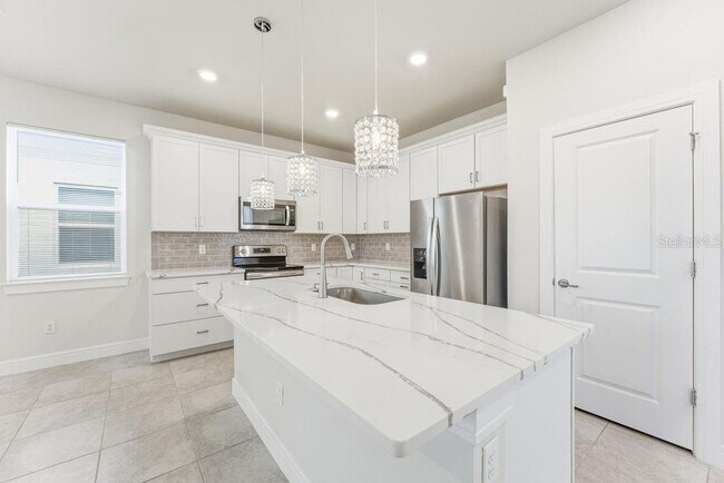 Building Photo - 14037 Kauai Dr