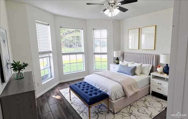 Building Photo - 15 Delia Ave