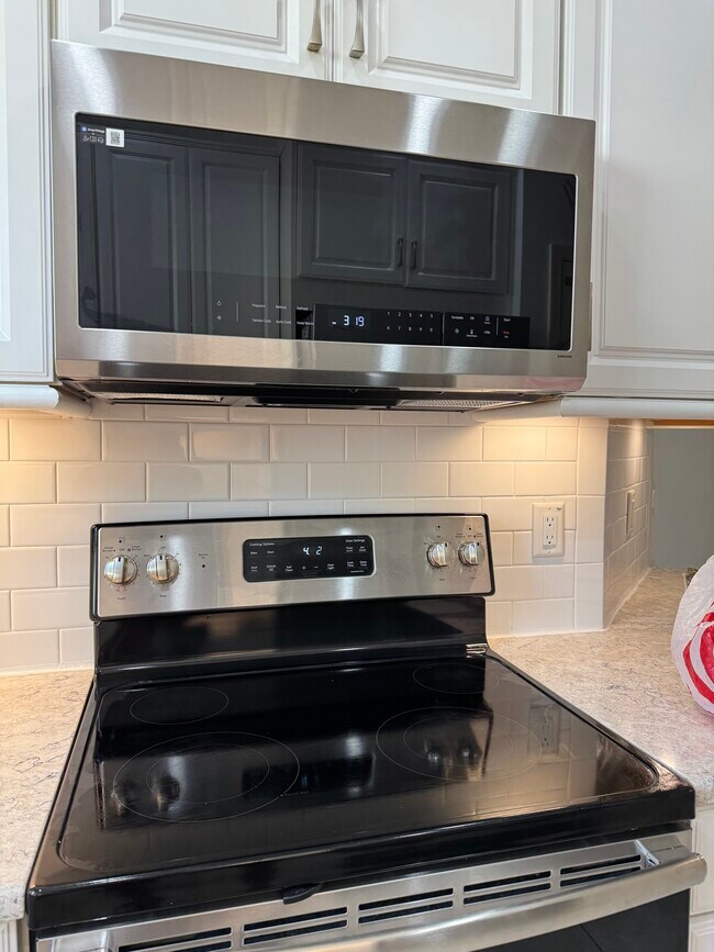 Building Photo - 1066 Amber Leaf Trl