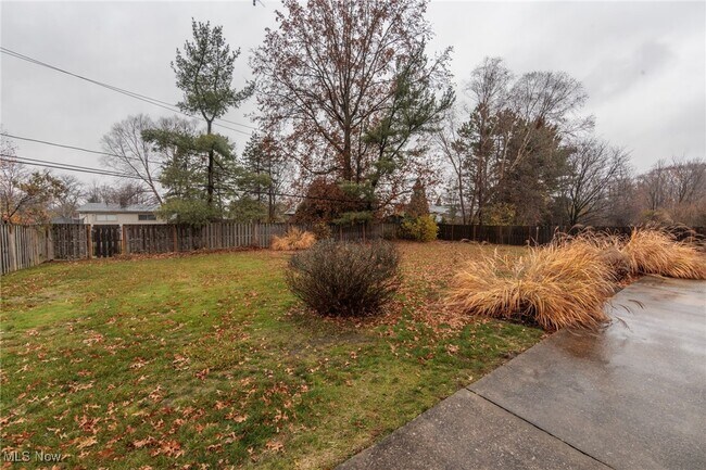 Building Photo - 2500 Deborah Dr