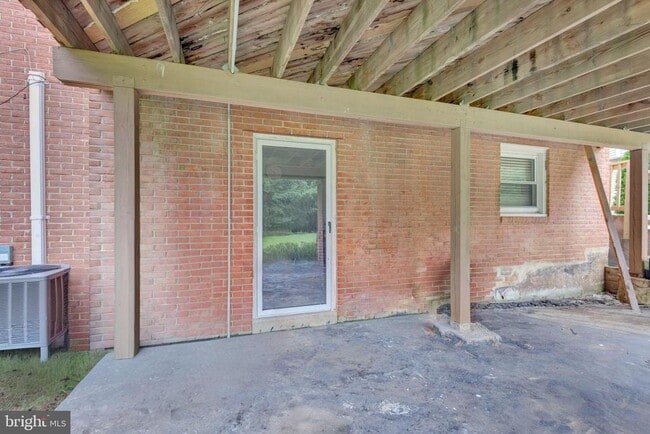 Building Photo - 15584 Peach Walker Dr