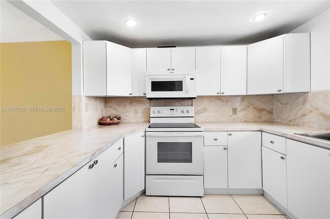 Building Photo - 1750 W 46th St