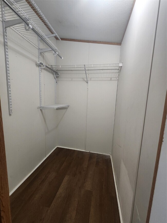 Building Photo - 21337 W Knox Dr