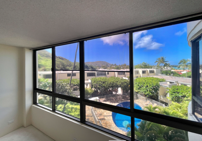 Building Photo - 6770 Hawaii Kai Dr