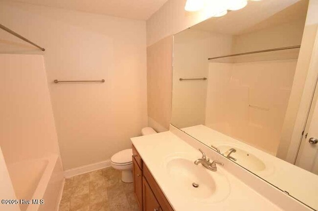 Building Photo - 104 Chandler Dr