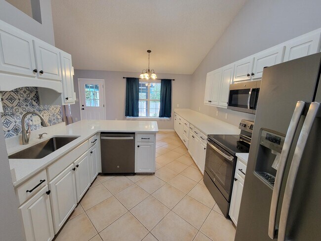 Building Photo - 9780 Parker Lake Cir