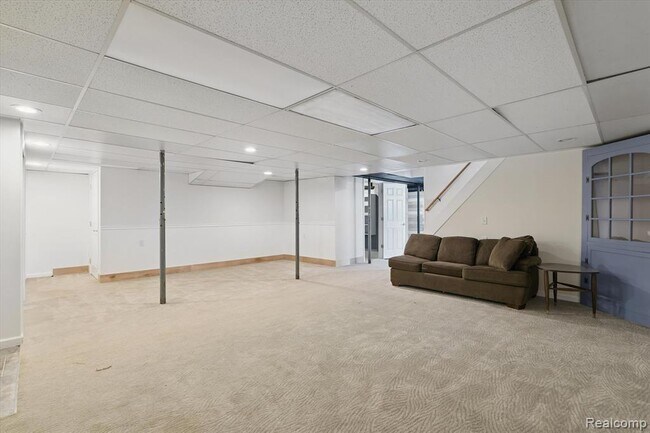 Building Photo - 2860 E Coon Lake Rd