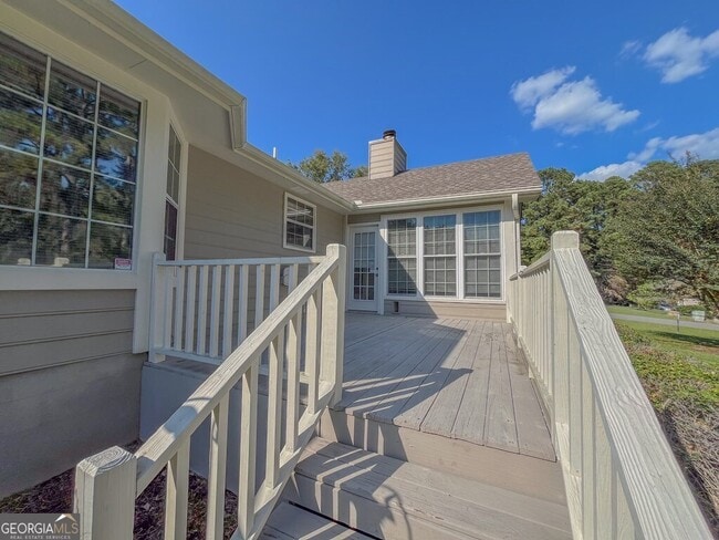 Building Photo - 500 Holly Dr