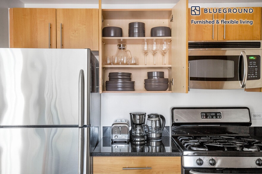 Building Photo - 4-75 48th Avenue-SI FL4-ID690