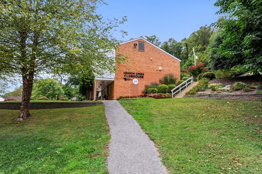 Building Photo - 106 Saint Ives Pl