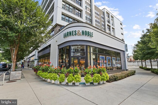 Building Photo - 2844 Yarling Ct