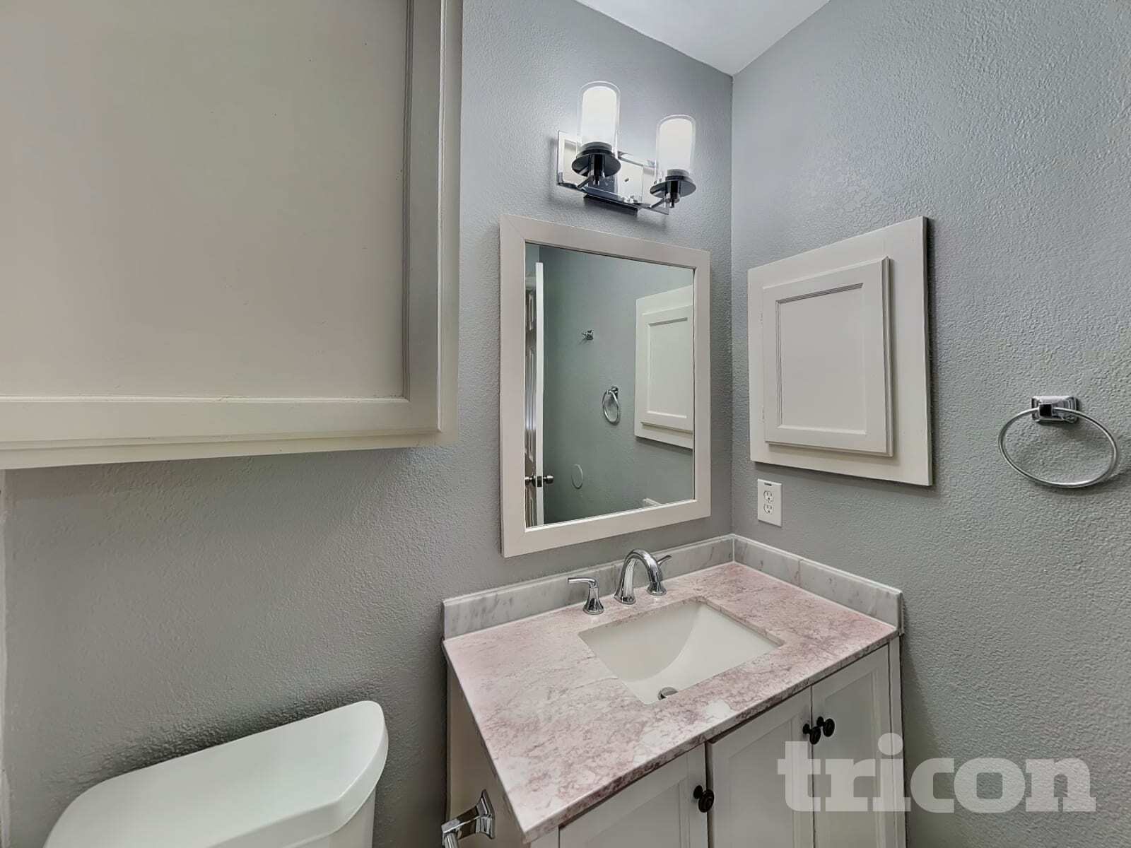 Building Photo - 725 Rawlins Dr