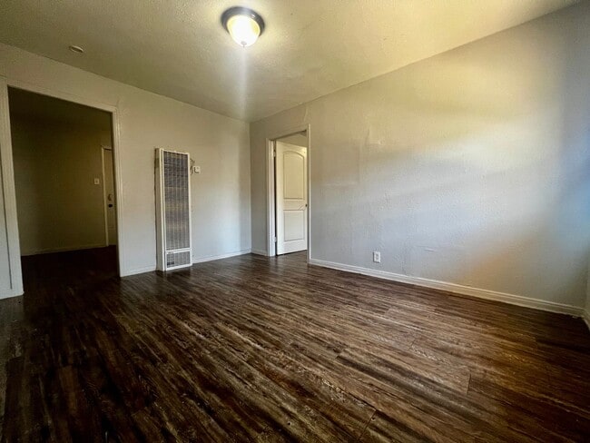 Building Photo - 1120 33rd St