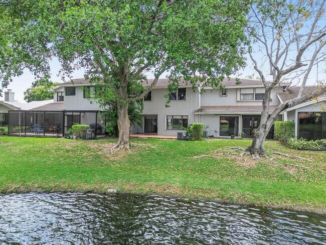 Building Photo - 624 Deer Creek Blvd
