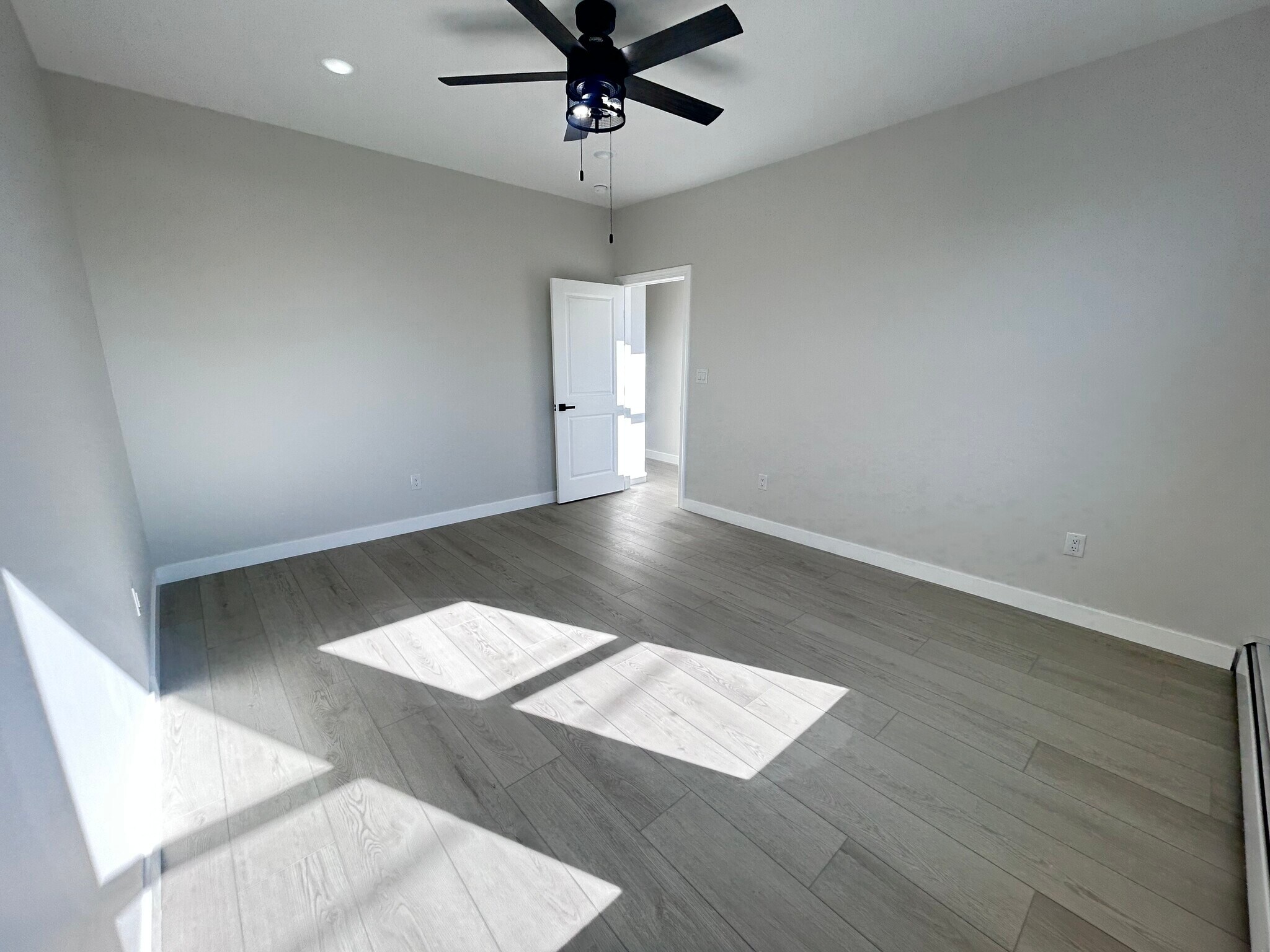 Building Photo - 510 17th St