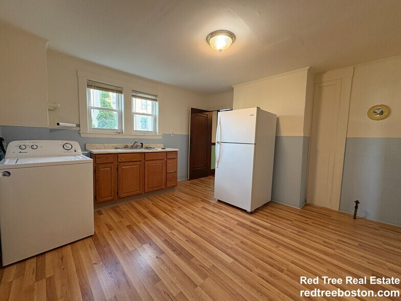 Building Photo - 155-157 Hillside St. Unit 2