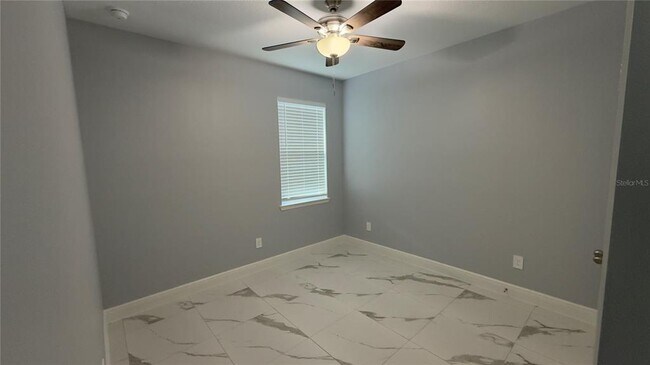 Building Photo - 706 S Thacker Ave