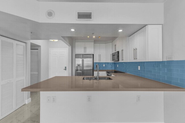 Building Photo - 3020 NE 32nd St