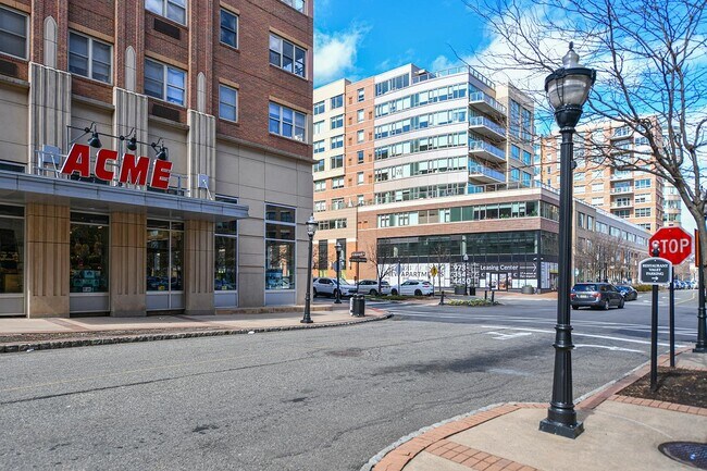 Building Photo - 22 Ave at Port Imperial