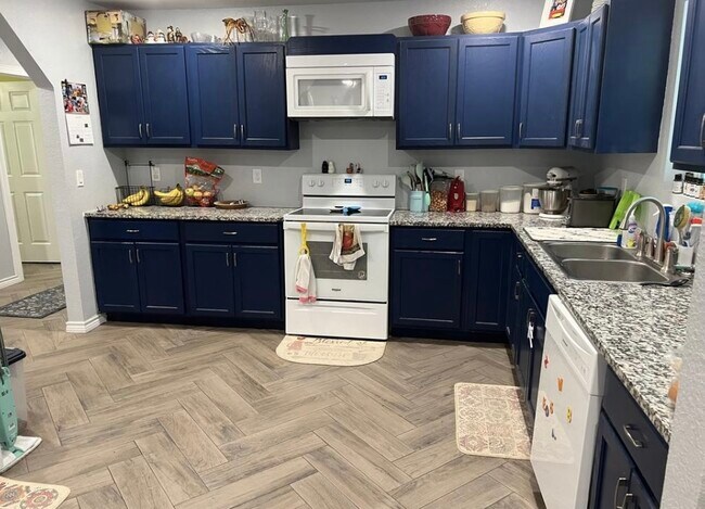 Kitchen - 2512 Norwood St