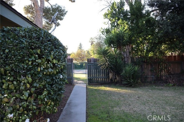 Building Photo - 2520 Louise Ave