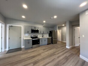 Building Photo - 2104 Reed St