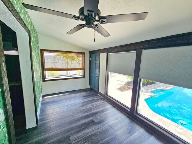 Building Photo - St. Petersburg Pool Home - 3 Bedroom 2 Bath