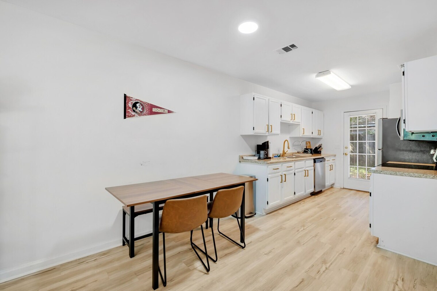 Building Photo - 1338 Nylic St