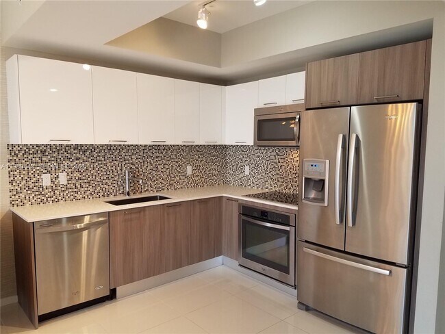 Building Photo - 5300 Paseo Blvd