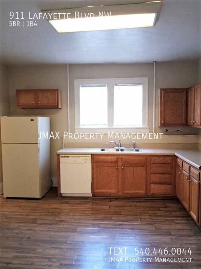 Building Photo - 911 Lafayette Blvd NW