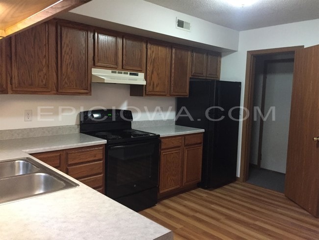 Building Photo - 1320 Daleview Dr