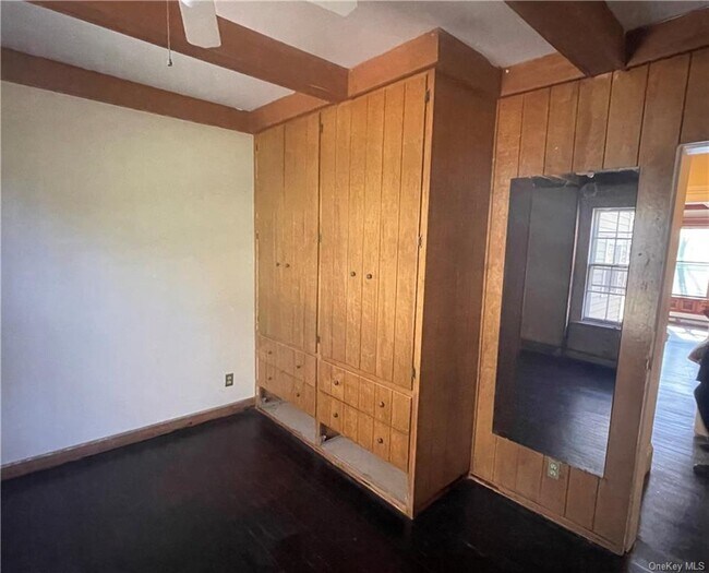 Building Photo - 8 Grove St